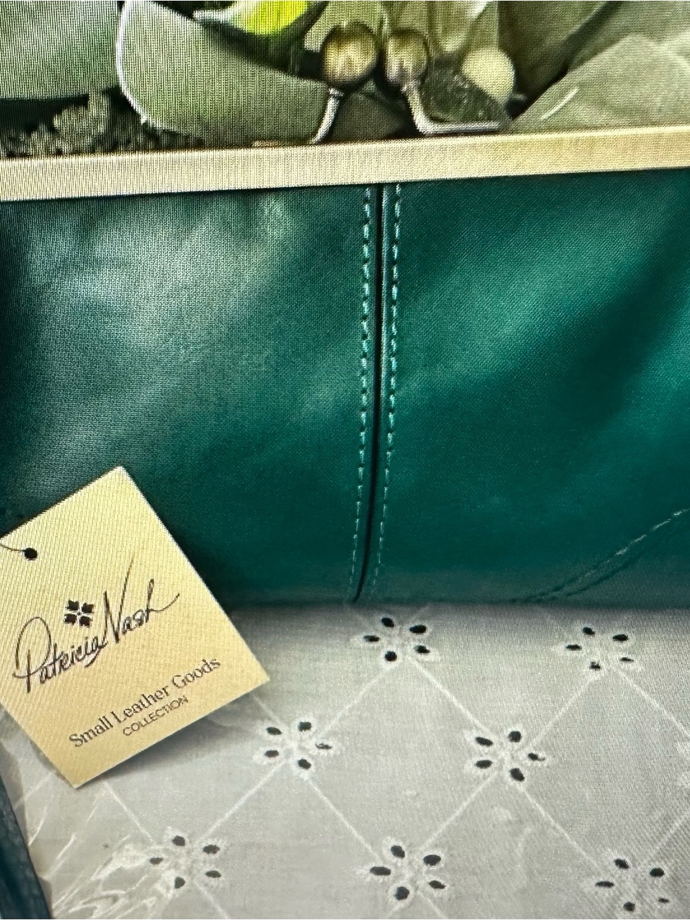 Patricia Nash Elegant Green Leather Wristlet  Renna Kisslock